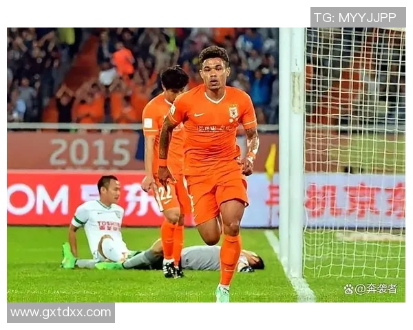 04赛季鲁能与申花的巅峰对决回顾与精彩瞬间分析